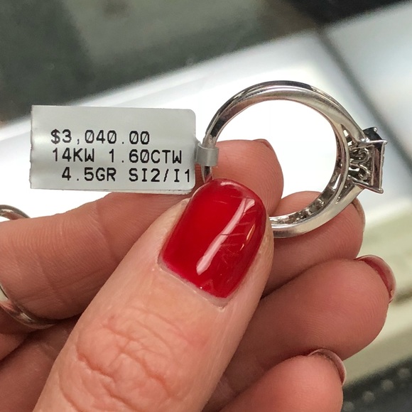 14k WG 1.6Ct Princess Diamond Ring - Picture 5 of 7