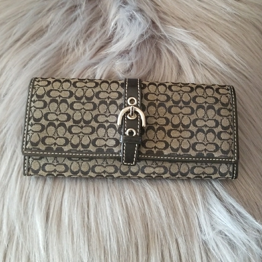 Coach accessory