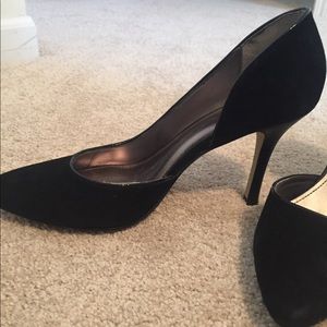 Anne Klein black suede pumps