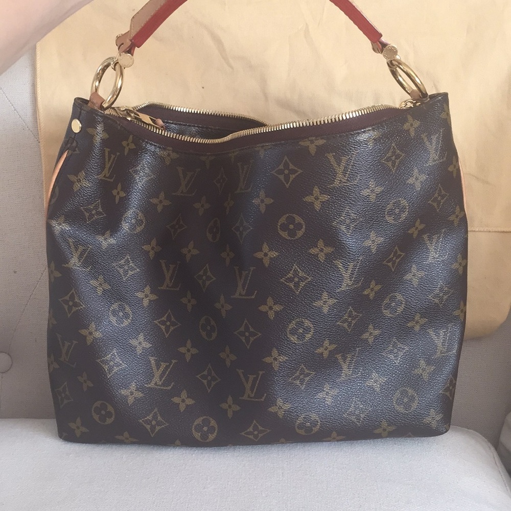 Louis Vuitton Shoulder bag