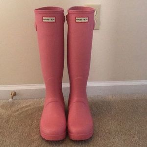 Size 8 pink Hunter rain boots
