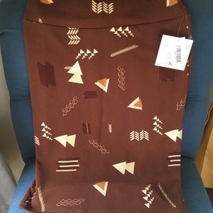 Curve hugging pencil skirt