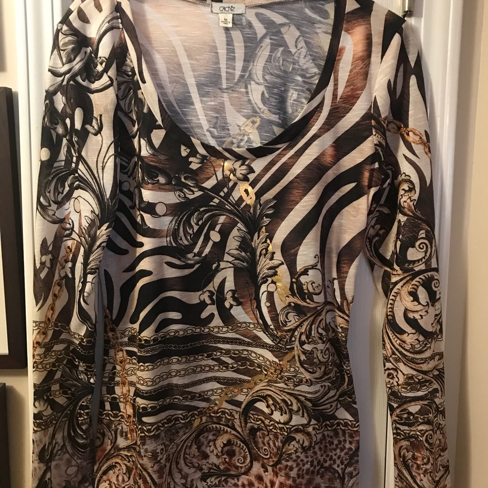 Like new gorgeous Cache top w gold foil accents