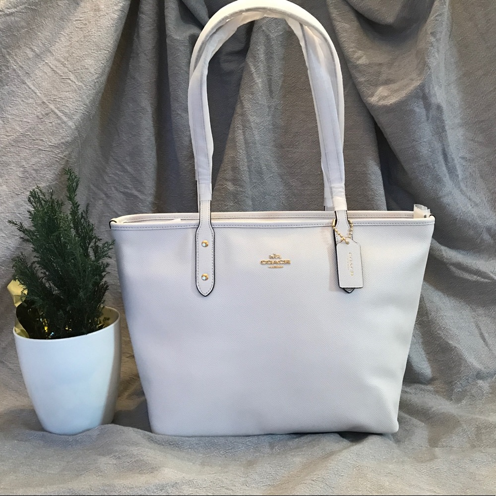 Coach - Beautiful White Zip Tote