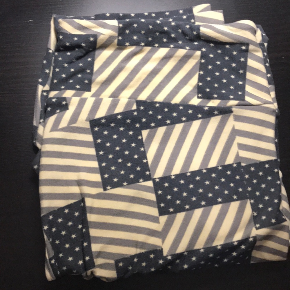 TC LulaRoe Leggings Fourth of July Collection!