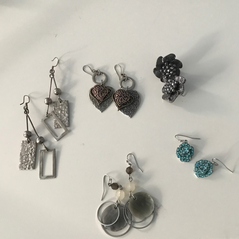 5 earring bundle! HARDLY WORN, in great condition
