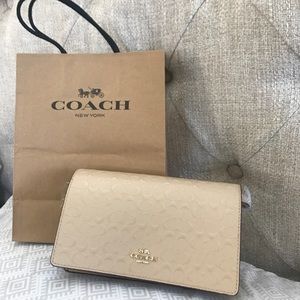 Coach - Crossbody Clutch/Wallet in Nude