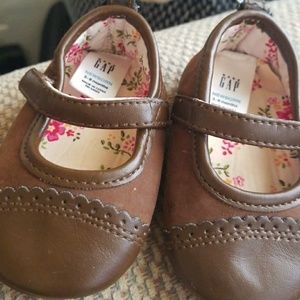 Baby gap shoes 3-6 months