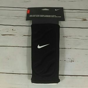 Nike forearm sleeves