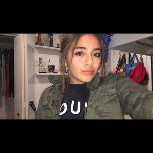 Meet your Posher, Isabella