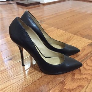 Black leather Aldo heels