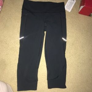 Lululemon crop leggings size 6