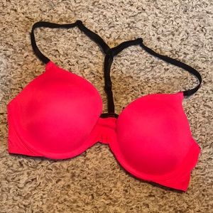 Victoria’s Secret Pink wear everywhere push-up