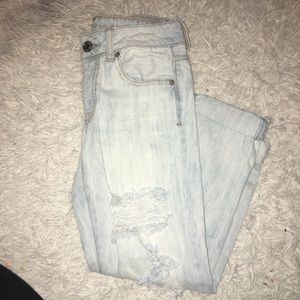 AMERICAN EAGLE BOYFRIEND JEANS