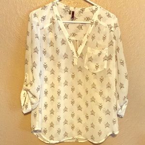 Maurices sheer 3/4 sleeve