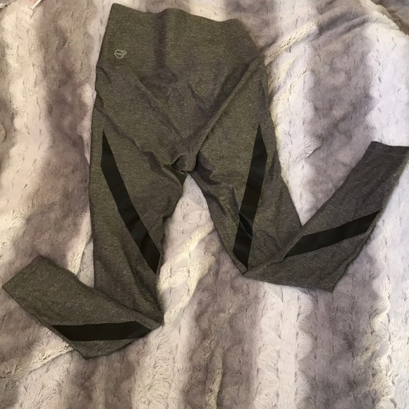 Striped Puma Leggings - Picture 2 of 3