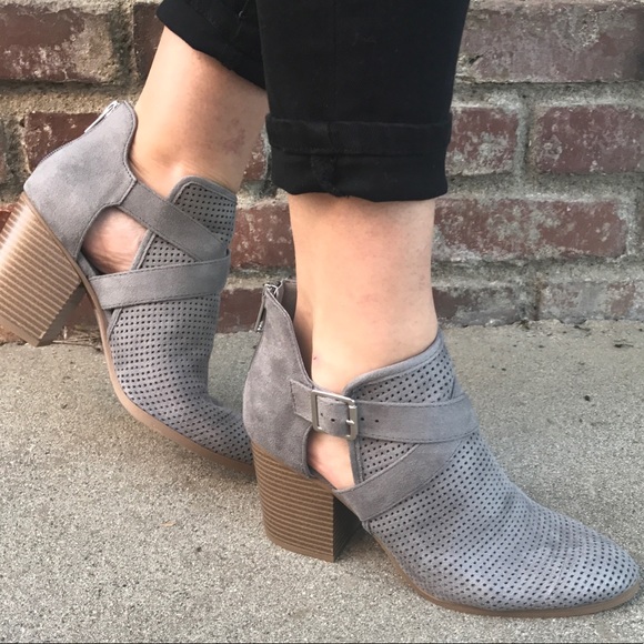 LAST 1️⃣ Ankle Strap Perforated Block Heel Bootie - Picture 3 of 5