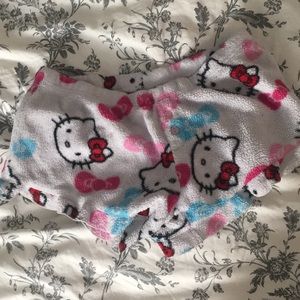Fleece hello kitty shorts