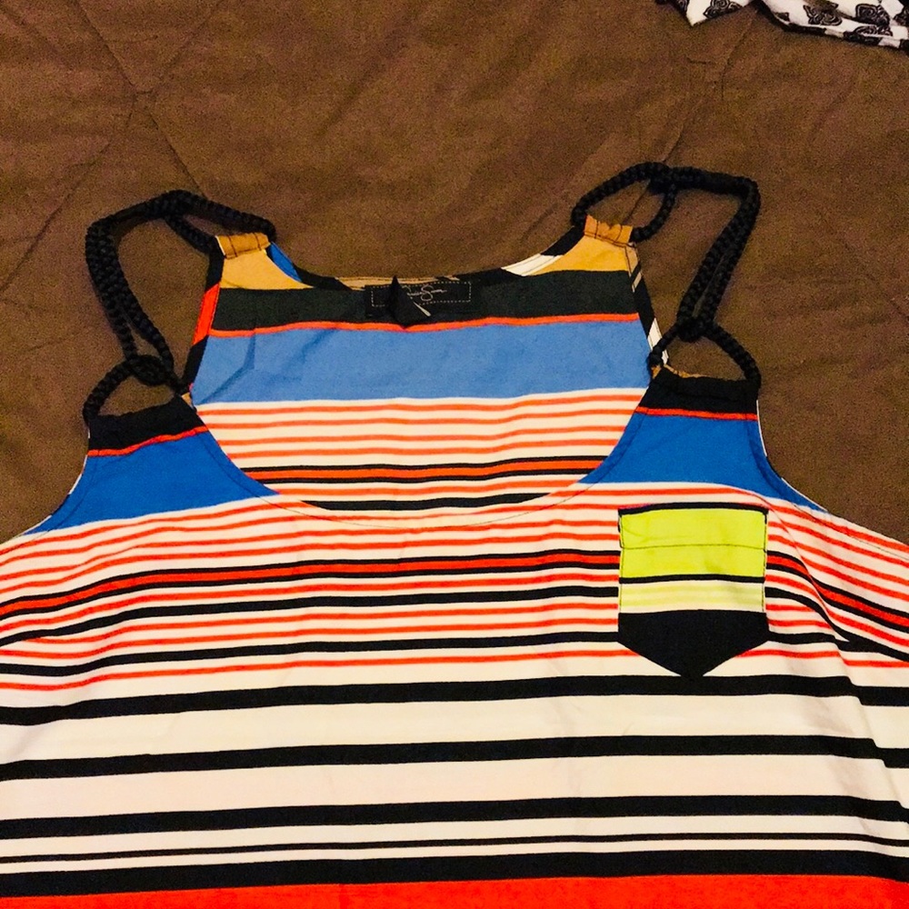 Colorful top 😊 - Picture 5 of 7