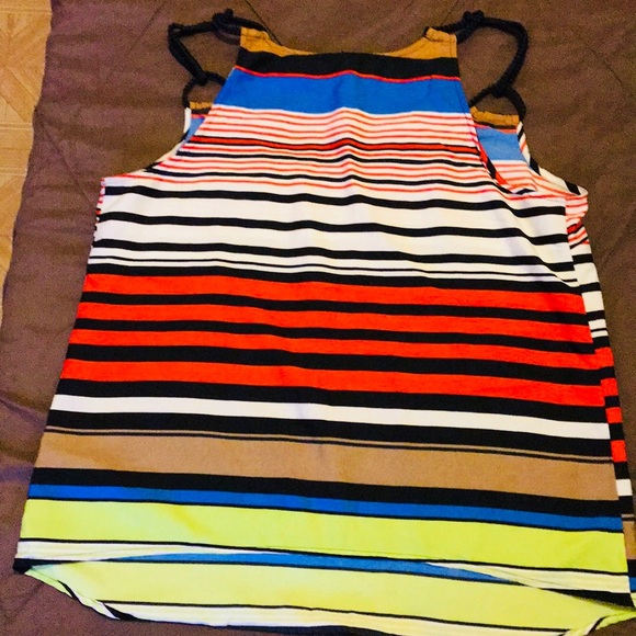 Colorful top 😊 - Picture 3 of 7