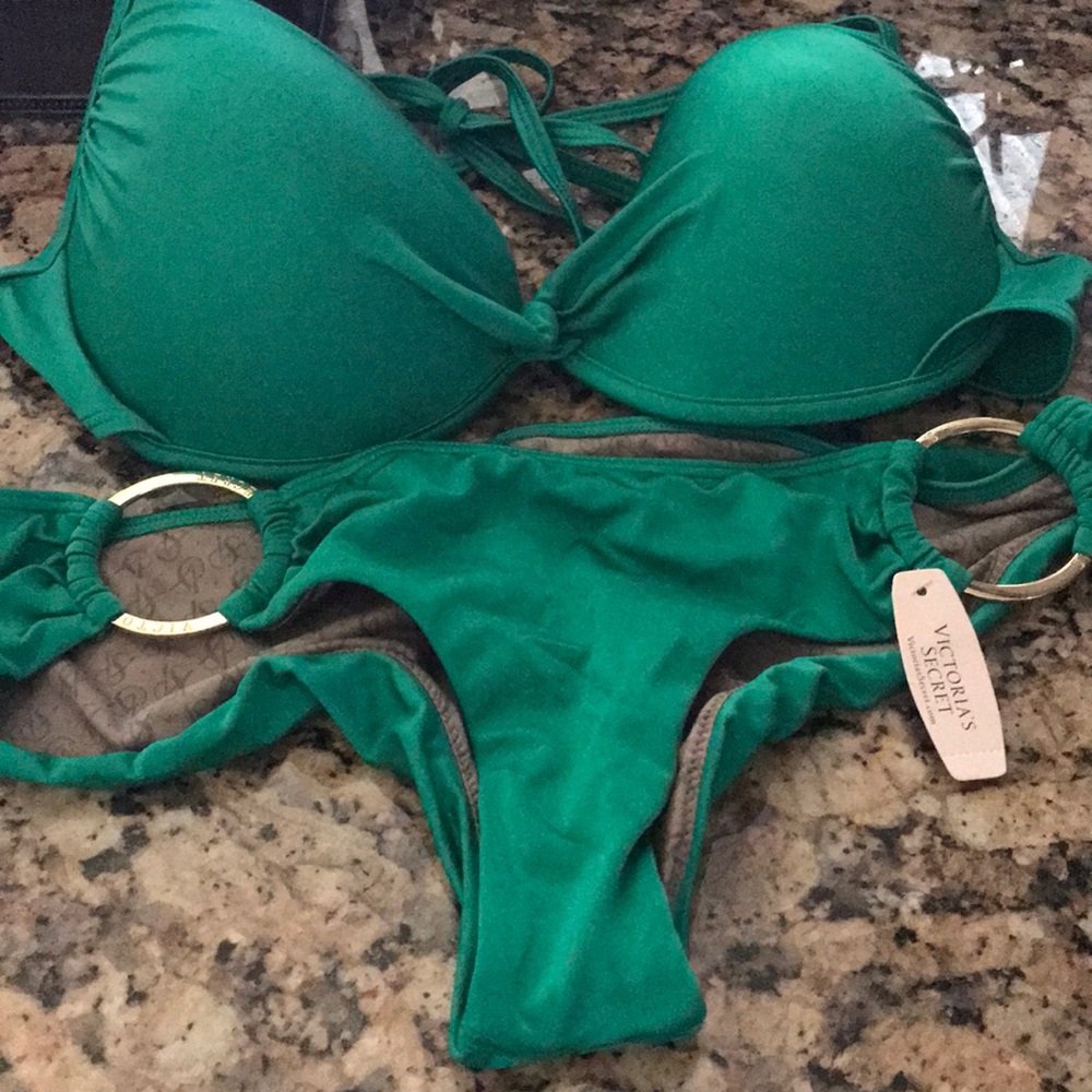 Victoria Secret Bikini!! 36 D top & SmBottoms!