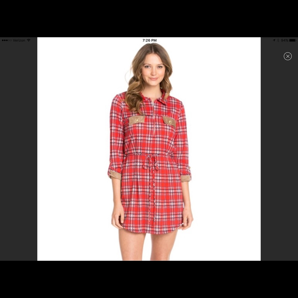 🔥 Red plaid dress, three-quarter length sleeve‘s.