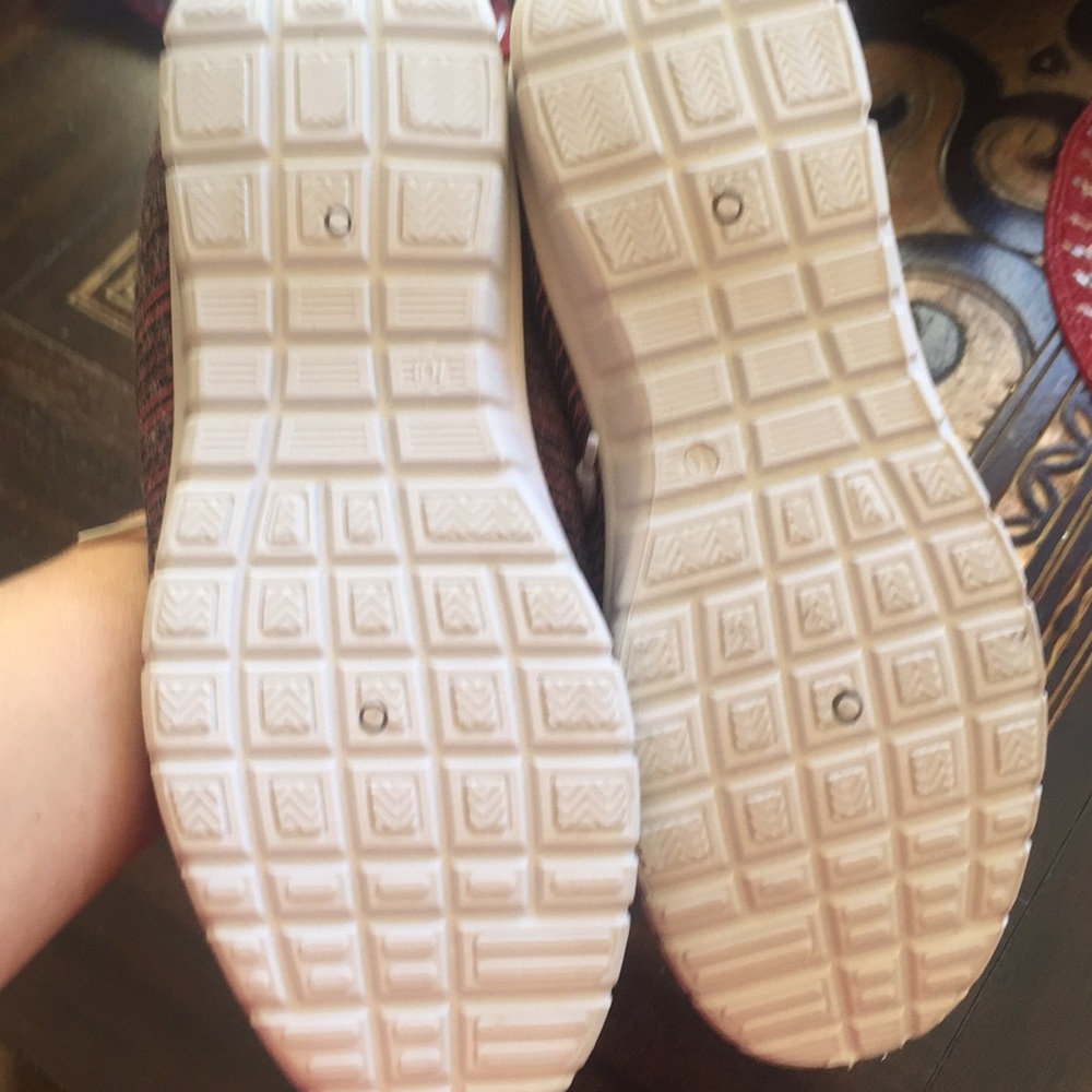 Shoes - Picture 2 of 4