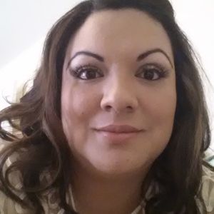 Meet your Posher, Yolanda