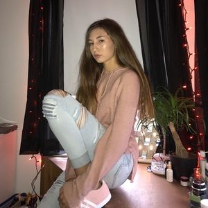 Meet your Posher, Jovina