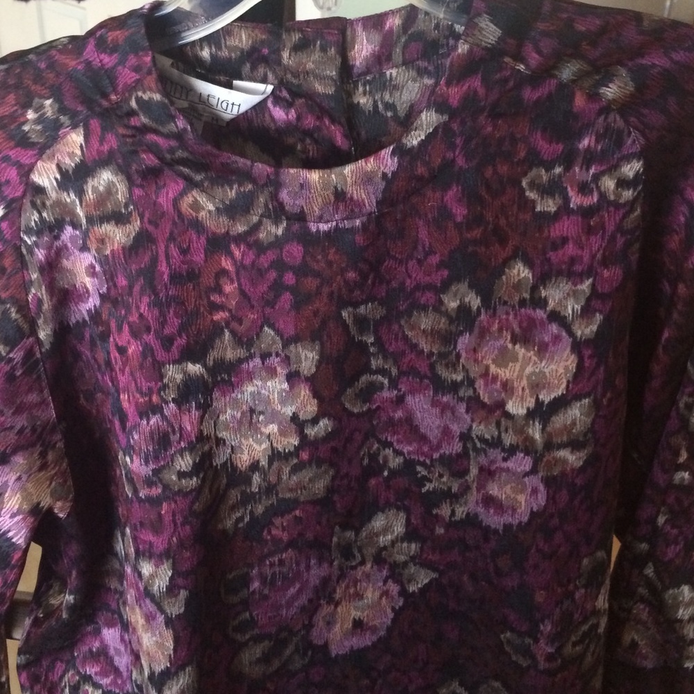 Very pretty ladies medium blouse.