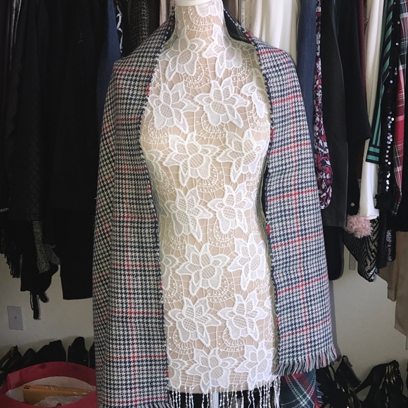 Cardigan - Picture 2 of 8