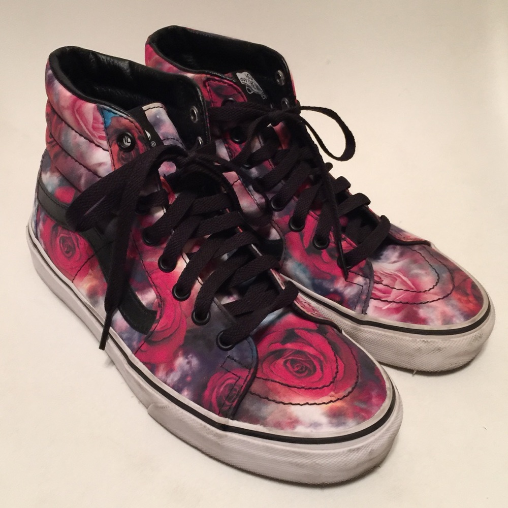 Vans Hightops (ROSES!) 🌹🌹🌹🌹