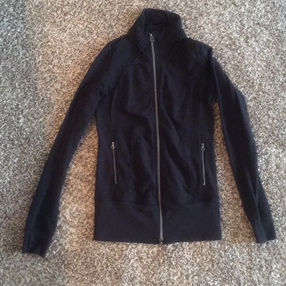 Lululemon Nice Asana Jacket-6 Good condition ☺️