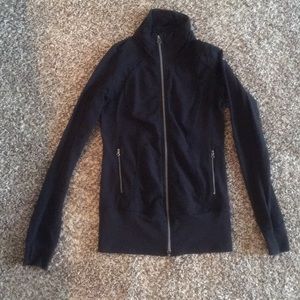 Lululemon Nice Asana Jacket-6 Good condition ☺️