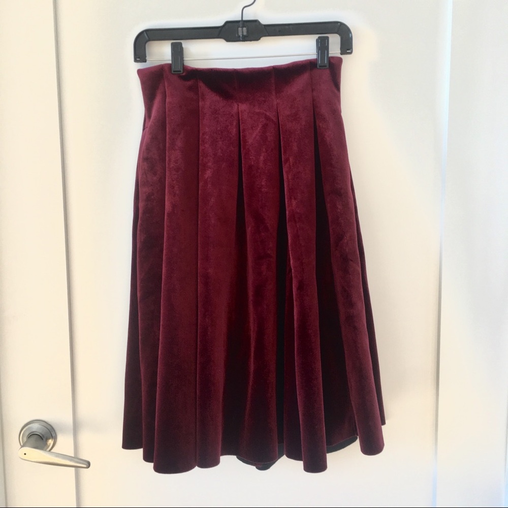 Maje Velvet pleated burgundy skirt