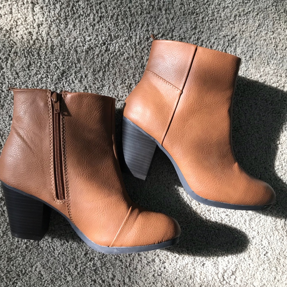 Cognac ankle bootie 🔥LAST CALL