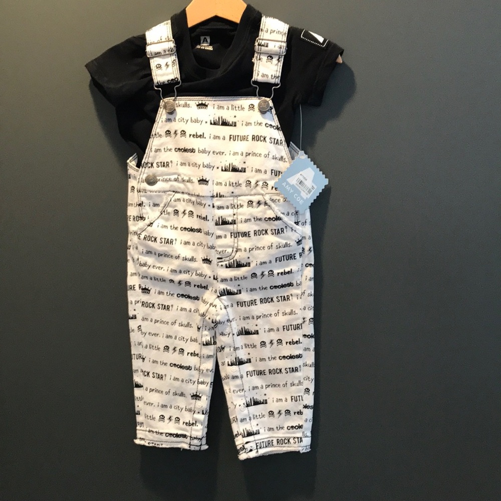 NWT Amy Coe bins and tee