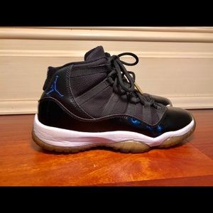 2009 release space jam jordan 11 size 6 used