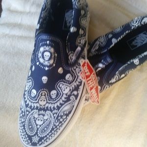 Vans classic slip ons