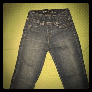 GAP skinny jeans. NWOT Size 8 slim.