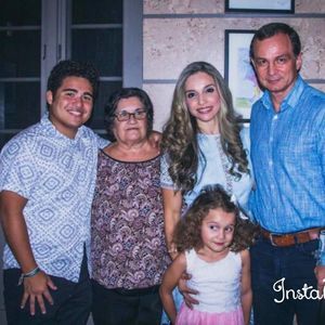 Meet your Posher, Claudia