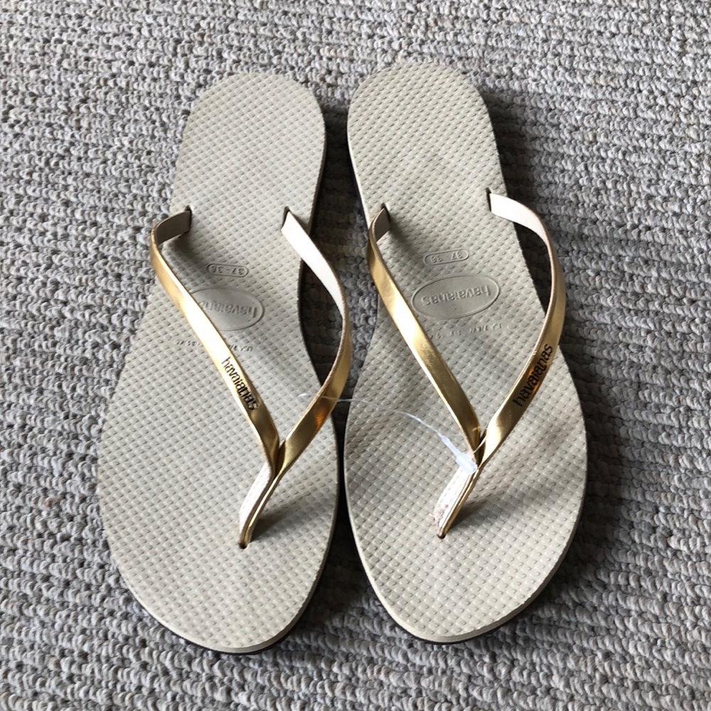 Never been worn new without tags Havaianas Sandals