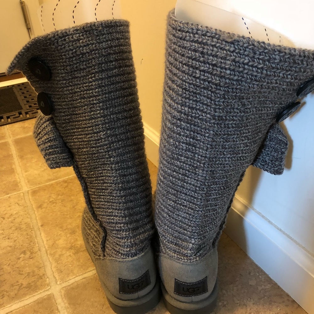 UGG Classic Cardy  Knit Boot. 7M - Picture 2 of 8