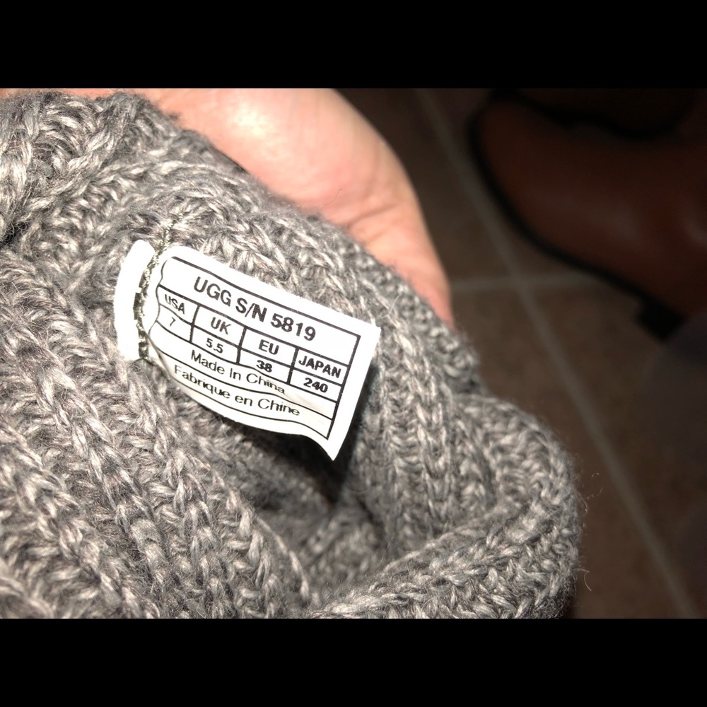 UGG Classic Cardy  Knit Boot. 7M - Picture 8 of 8