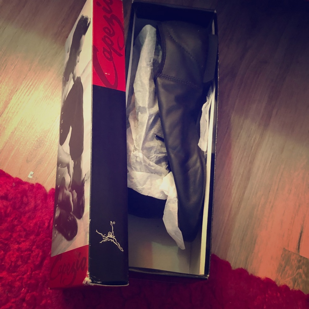 Women’s jazz dance shoes