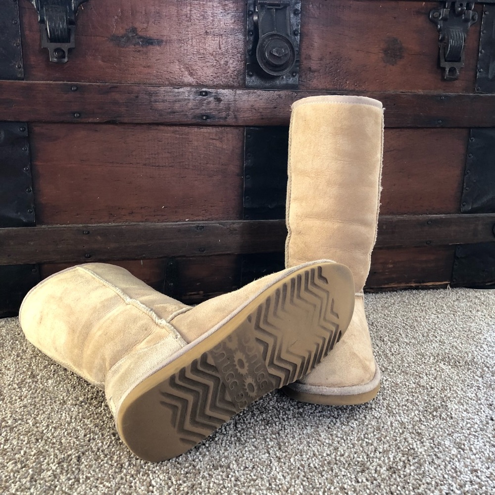  UGG  Tall Classic UGGS Sz 6 - Picture 7 of 8