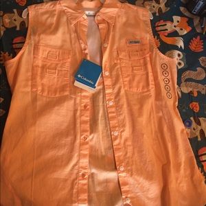 Woman’s size small Columbia pfg sleeveless shirt