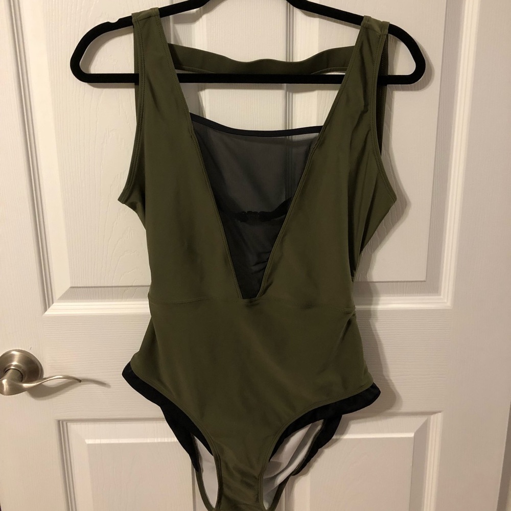Cupshe one piece swimsuit. Never worn, with tags.