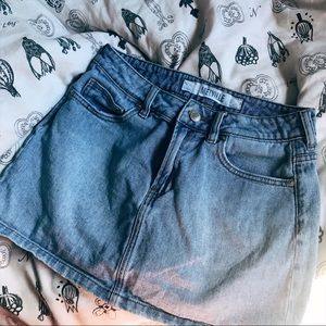 Brandy Melville denim skirt ⭐️🌸