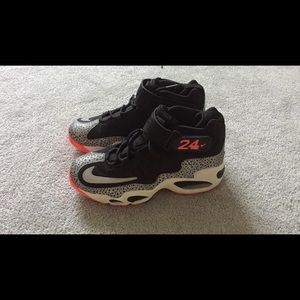 Nike big kid size 7y